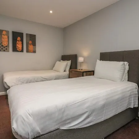 Apartment 6